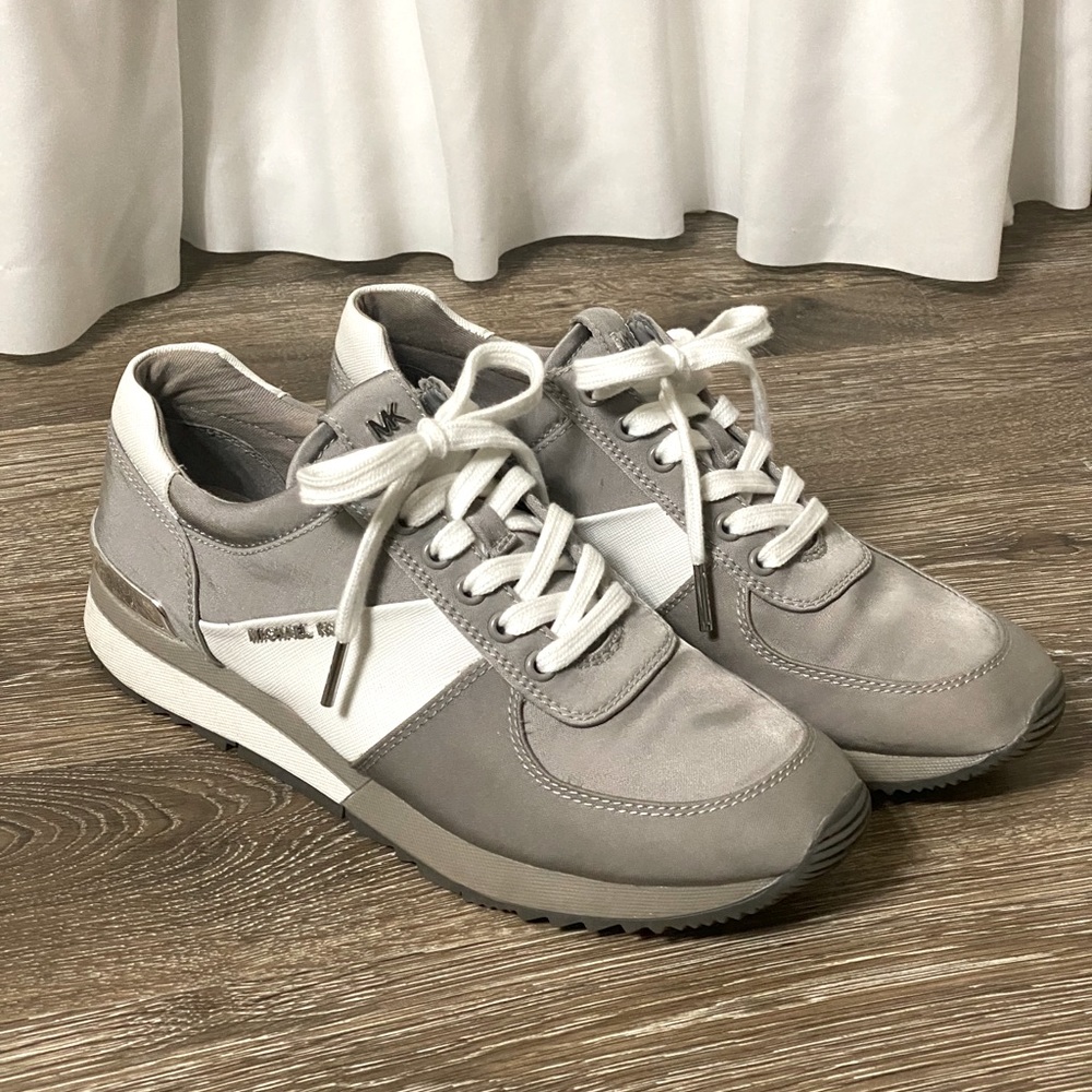 ✨2XHost Pick✨MICHAEL Michael Kors Sneakers